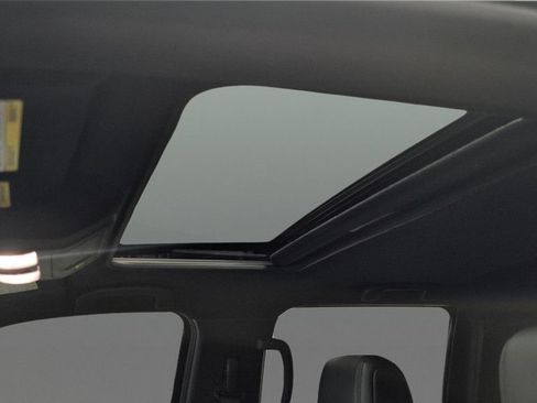 Used 2022 Nissan Frontier PRO-4X AWD/4WD image 16