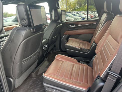 Used 2023 GMC Yukon Denali Ultimate image 16