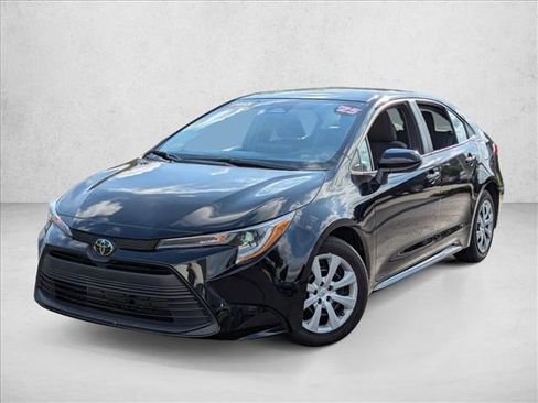 Certified 2025 Toyota Corolla LE image 1