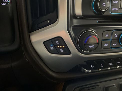 Used 2018 GMC Sierra 1500 SLT AWD/4WD image 4