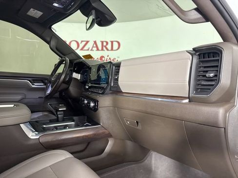 Used 2022 GMC Sierra 1500 SLT w/ SLT Premium Plus Package image 17