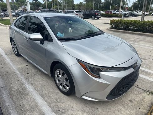 Used 2020 Toyota Corolla LE FWD image 1