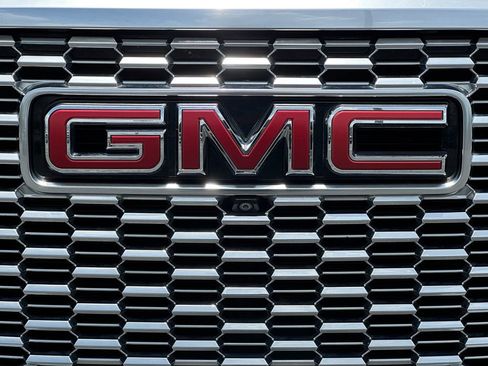 Used 2021 GMC Yukon Denali w/ Denali Ultimate Package RWD image 10