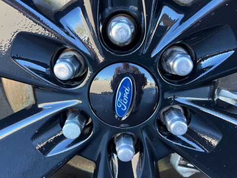 Used 2014 Ford F150 FX4 w/ Equipment Group 402A Luxury AWD/4WD image 36