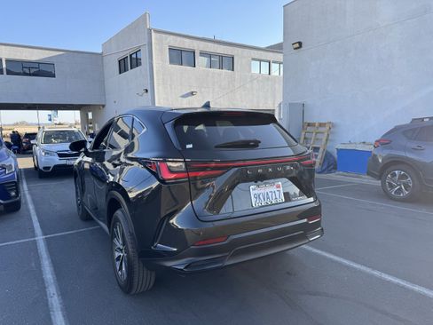 Used 2024 Lexus NX 250 FWD image 4