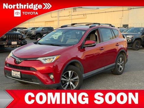 Used 2017 Toyota RAV4 XLE image 1