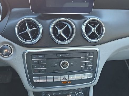 Certified 2018 Mercedes-Benz GLA 250 4MATIC image 16