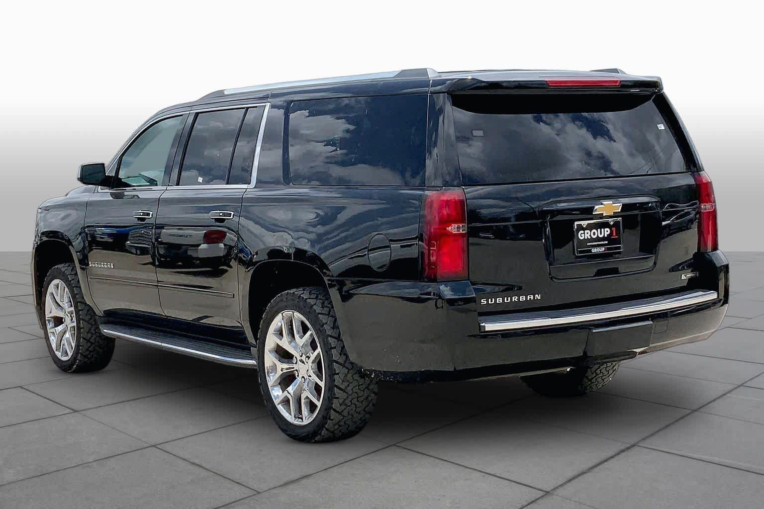 Used 2018 Chevrolet Suburban Premier RWD image 12