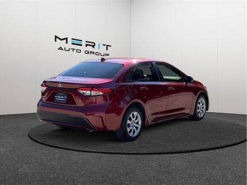 Used 2022 Toyota Corolla LE image 9