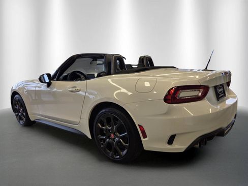 Used 2017 FIAT 124 Spider Abarth RWD image 4