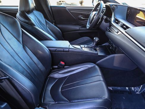 Used 2020 Lexus ES 350 F Sport w/ Accessory Package FWD image 16