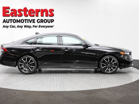 Used 2024 Honda Accord Touring image 4