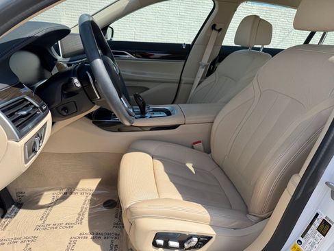 Used 2021 BMW 740i RWD image 17