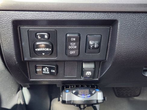 Used 2014 Toyota Tundra SR5 w/ TRD Off Road Package image 18