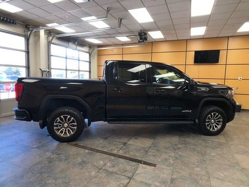 Used 2022 GMC Sierra 1500 AT4 w/ AT4 Premium Package AWD/4WD image 8
