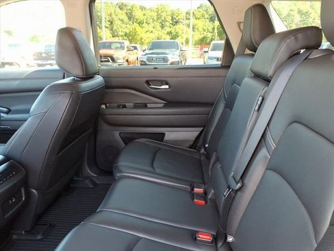 Used 2022 Nissan Pathfinder SL image 6