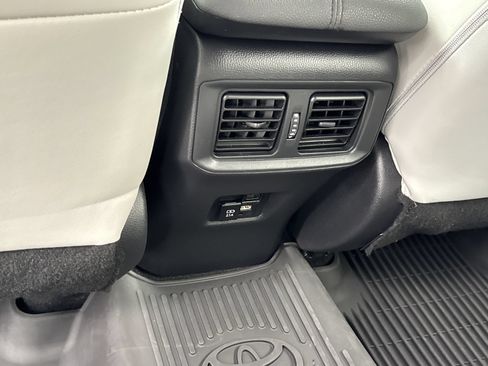 Used 2021 Toyota RAV4 XLE Premium FWD image 11