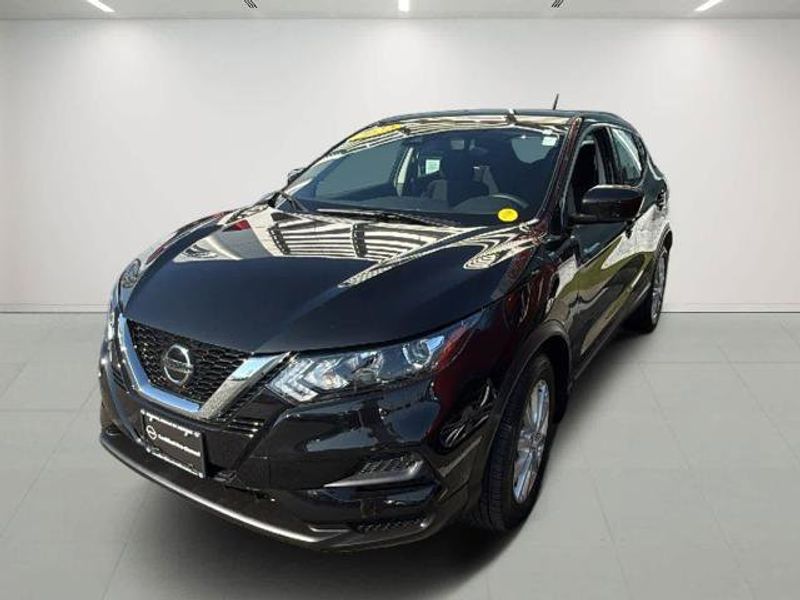Certified 2022 Nissan Rogue Sport S image 1