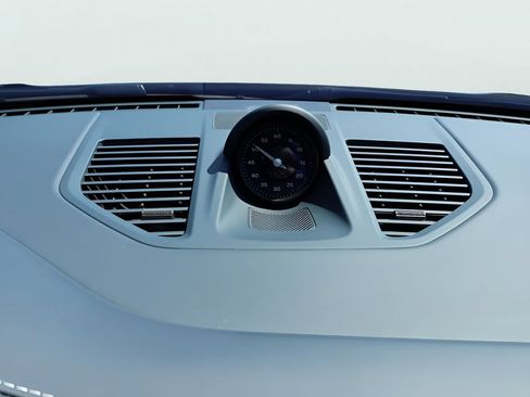 Certified 2025 Porsche 911 Carrera RWD image 25