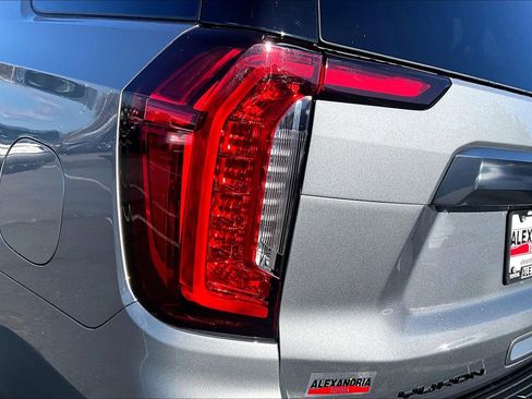 Used 2024 GMC Yukon AT4 w/ AT4 Premium Plus Package image 29