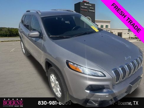 Used 2016 Jeep Cherokee Latitude w/ Trailer Tow Group AWD/4WD image 8
