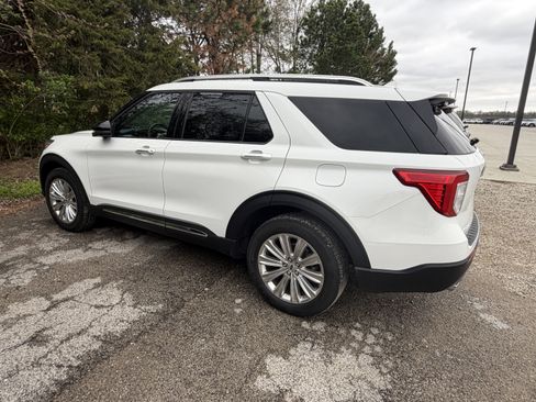 Used 2024 Ford Explorer Limited w/ Limited Technology Package image 10