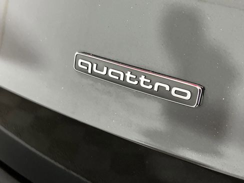 Used 2024 Audi Q3 2.0T Premium image 29