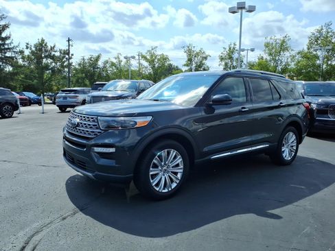 Used 2021 Ford Explorer Limited w/ Equipment Group 301A AWD/4WD image 3