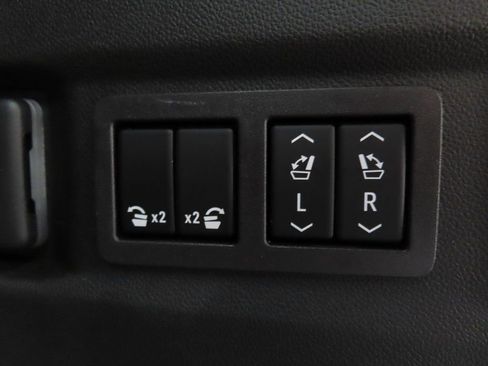 Used 2023 Chevrolet Tahoe LT image 38