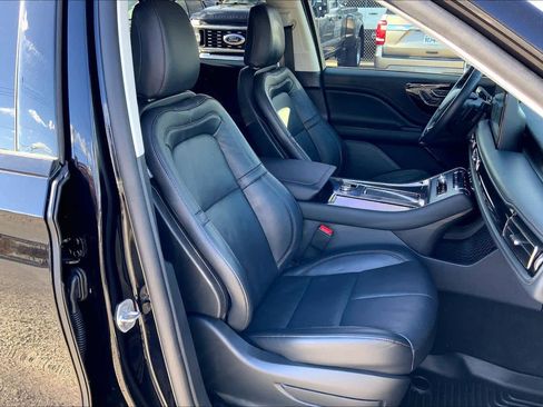 Used 2025 Lincoln Aviator Reserve w/ Jet Appearance Package image 9