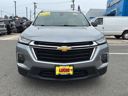 Used 2023 Chevrolet Traverse LS image 2