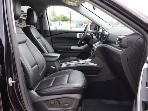 Used 2023 Ford Explorer XLT w/ Equipment Group 202A image 15