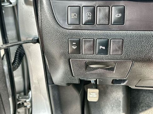 Used 2018 Toyota Highlander Limited image 18