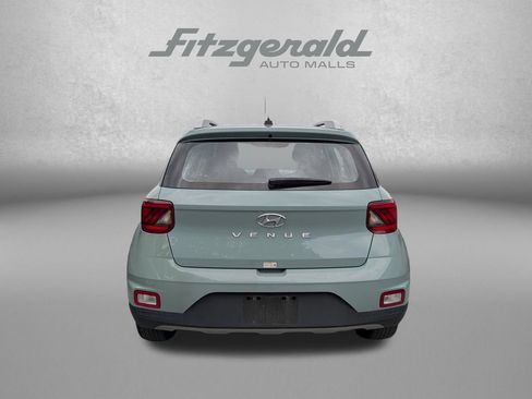 Used 2025 Hyundai Venue SEL FWD image 4