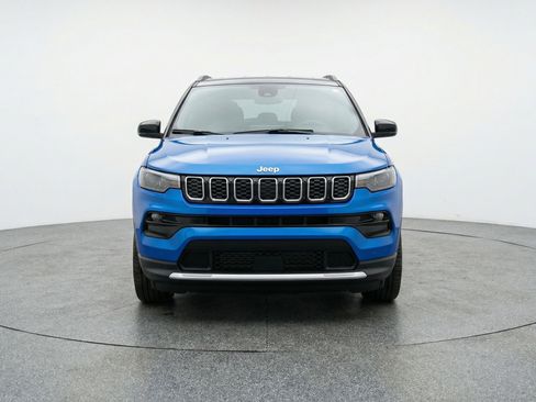 Used 2025 Jeep Compass Limited AWD/4WD image 2