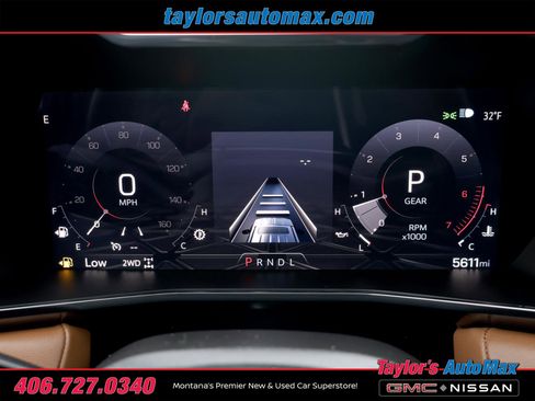 Used 2025 GMC Canyon AT4 image 8