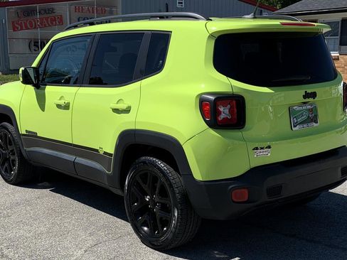 Used 2017 Jeep Renegade Altitude AWD/4WD image 3
