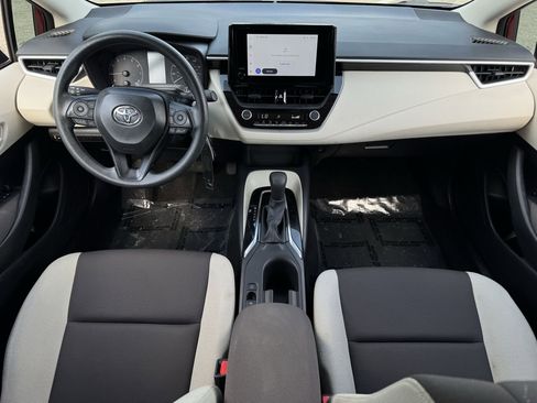 Used 2025 Toyota Corolla LE FWD image 9