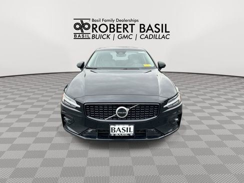 Used 2024 Volvo S60 B5 Core FWD image 3