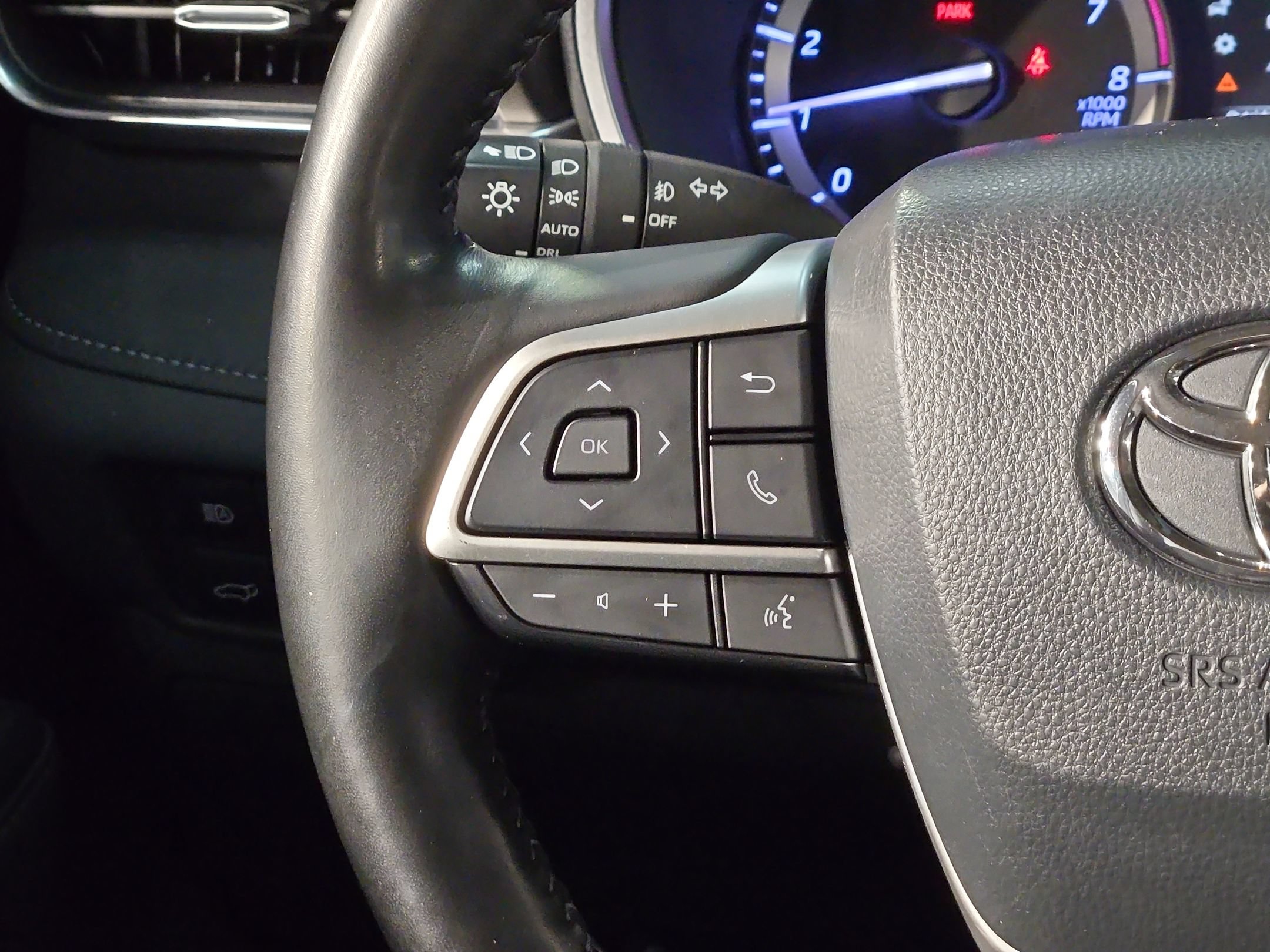 Used 2022 Toyota Highlander Limited FWD image 28
