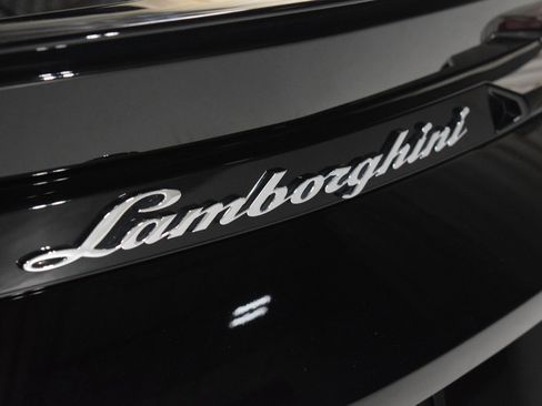 Used 2023 Lamborghini Urus S image 10