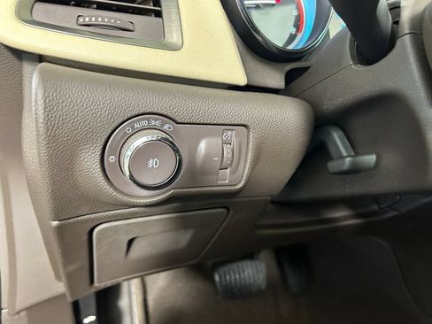 Used 2013 Buick Verano FWD image 19