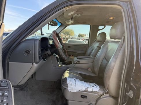 Used 2005 Chevrolet Tahoe LS w/ Preferred Equipment Group image 16