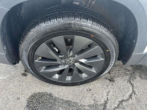 Used 2024 Volkswagen Taos S image 6