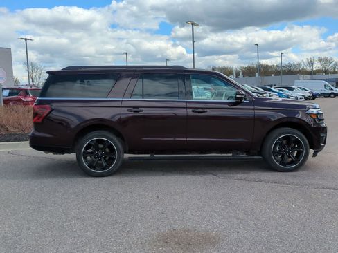 Used 2024 Ford Expedition Max Limited AWD/4WD image 9
