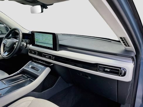 Used 2025 Lincoln Aviator AWD w/ Equipment Group 101A image 31