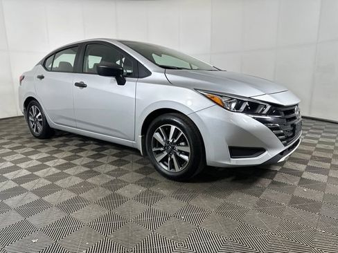 Used 2024 Nissan Versa S w/ S Plus Package image 2