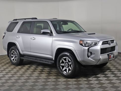 Used 2024 Toyota 4Runner TRD Off-Road image 2