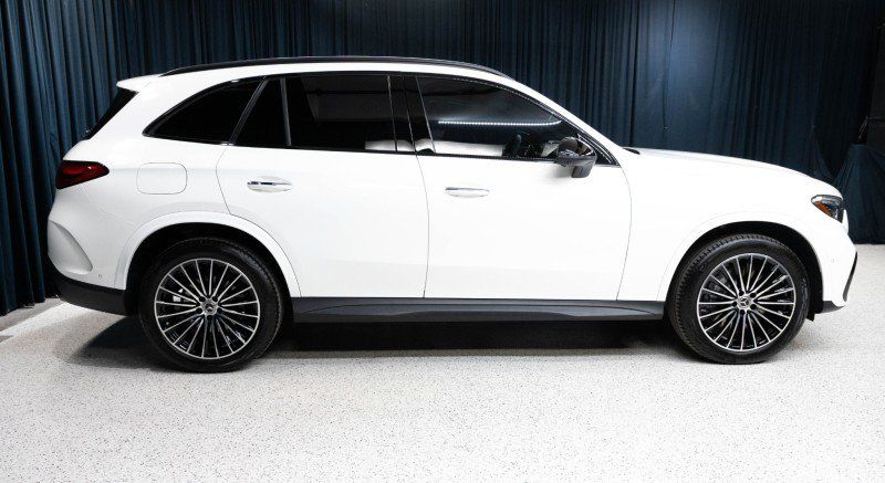 Certified 2026 Mercedes-Benz GLC 300 image 4
