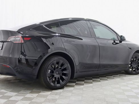 Used 2022 Tesla Model Y Long Range AWD/4WD image 9